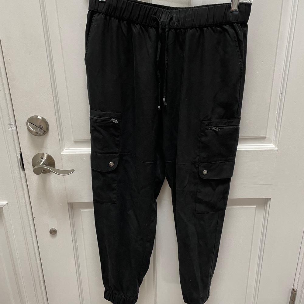 Banana Republic lightweight pants in black